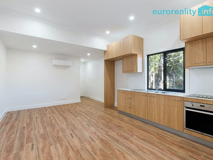 Pronájem bytu 3+kk 80 m² - foto 2