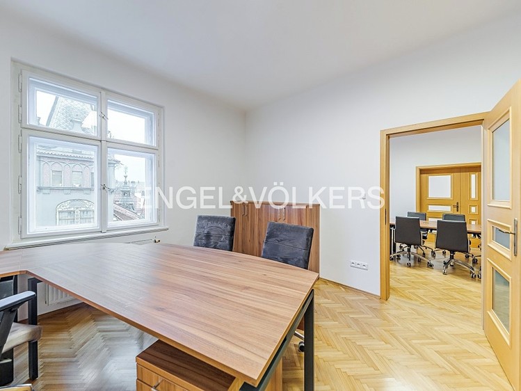 Pronájem bytu 4+kk 120 m² - foto 7