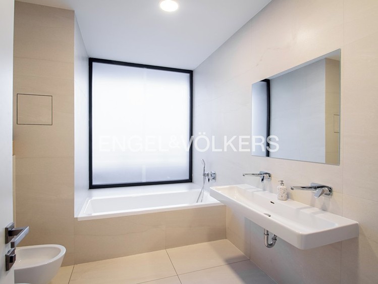 Pronájem bytu 6 pokojů a více 227 m² - foto 6