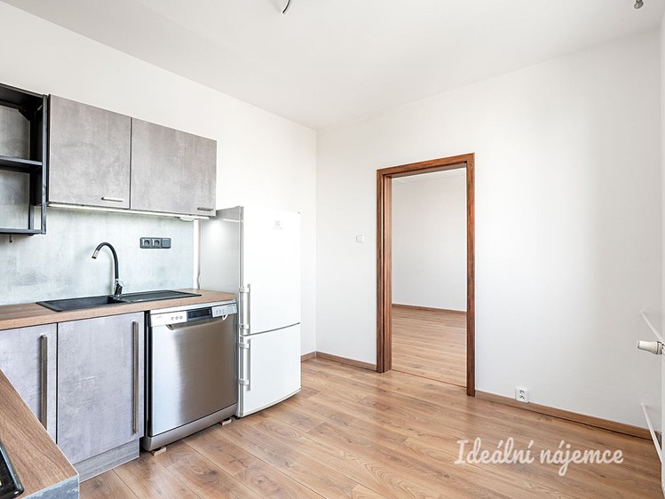 Pronájem bytu 2+1 60 m² - foto 5
