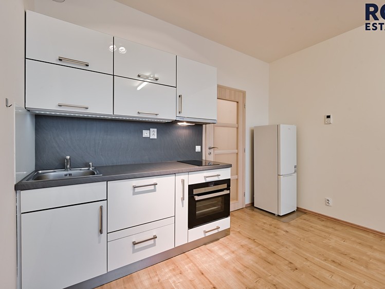 Pronájem bytu 1+kk 33 m² - foto 1