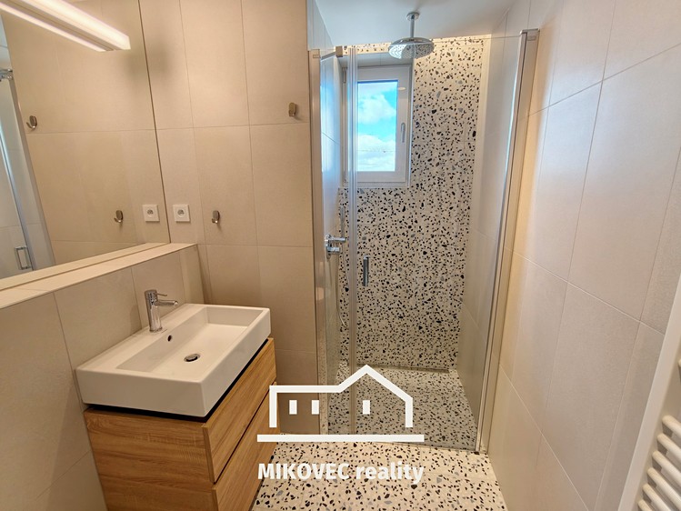Pronájem bytu 1+kk 39 m² - foto 8
