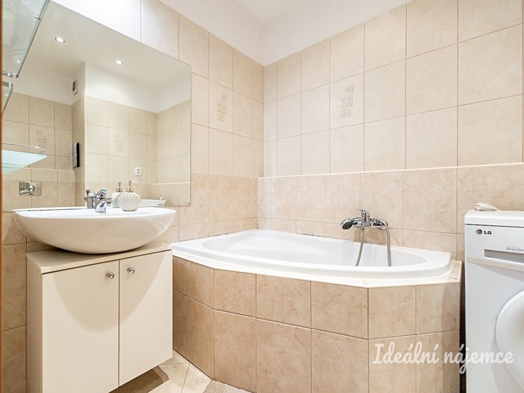 Pronájem bytu 2+kk 53 m² - foto 3
