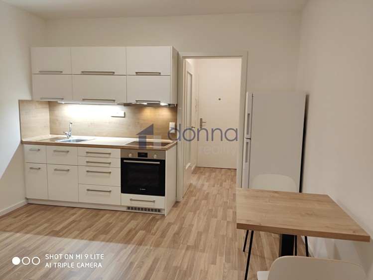 Pronájem bytu 1+kk 26 m² - foto 1