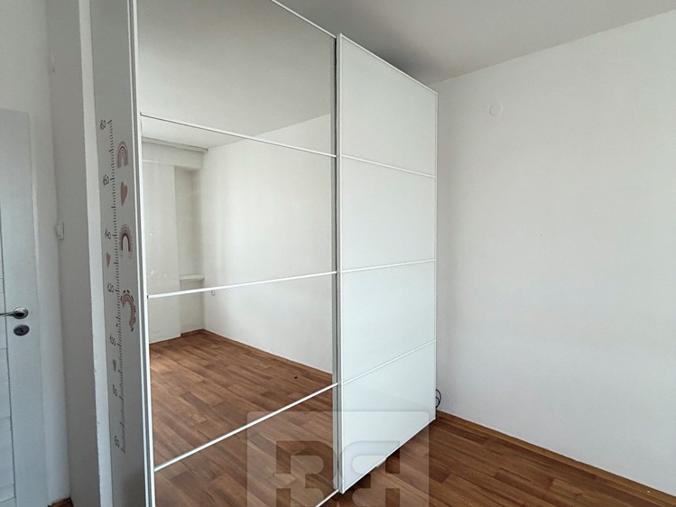 Pronájem bytu 3+1 77 m² - foto 7