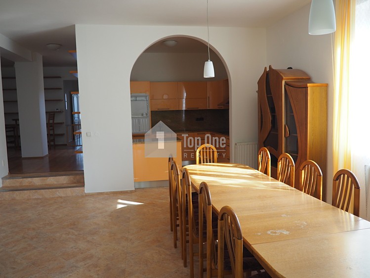 Prodej rodinného domu 514 m², pozemek 918 m² - foto 3