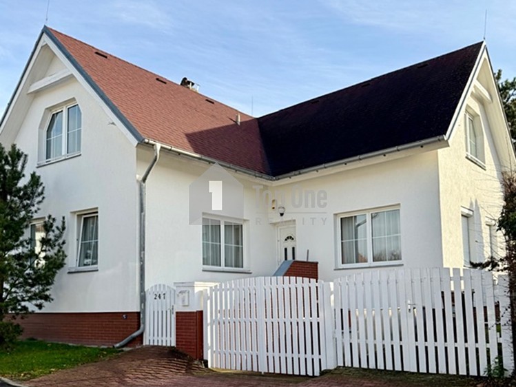 Prodej rodinného domu 514 m², pozemek 918 m² - foto 1