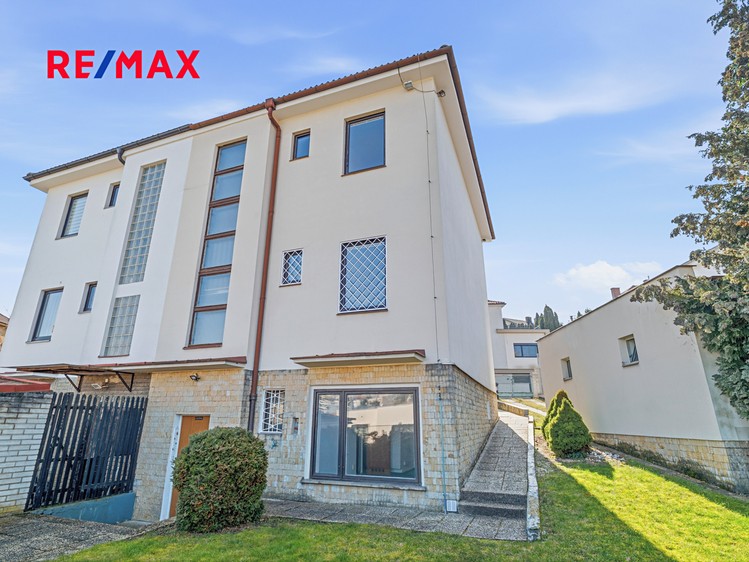 Prodej rodinného domu 115 m², pozemek 318 m² - foto 1