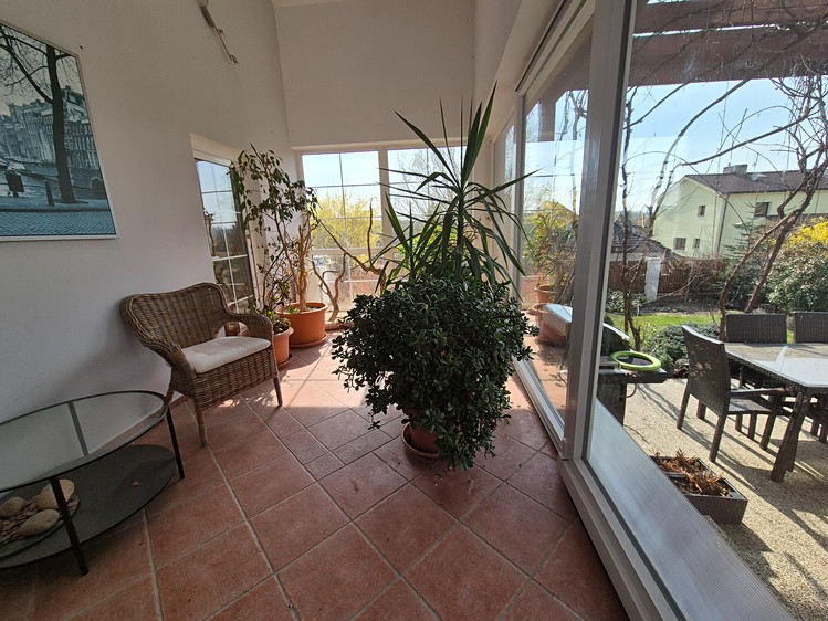 Prodej vily 320 m², pozemek 715 m² - foto 3