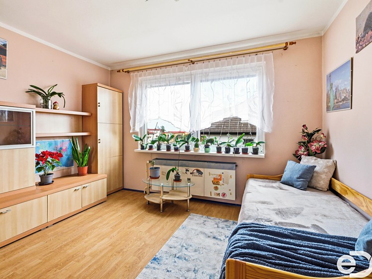 Prodej rodinného domu 267 m², pozemek 558 m² - foto 8