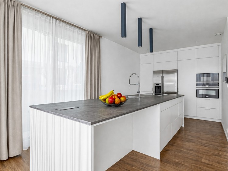 Prodej  rodinného domu 242 m², pozemek 783 m² - foto 3