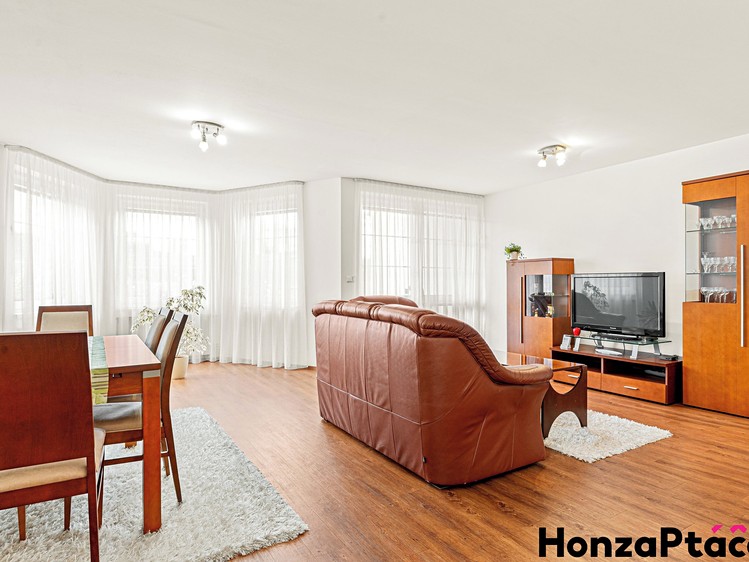 Prodej rodinného domu 187 m², pozemek 422 m² - foto 4