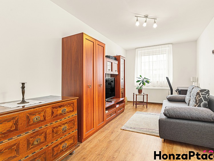 Prodej rodinného domu 187 m², pozemek 422 m² - foto 5