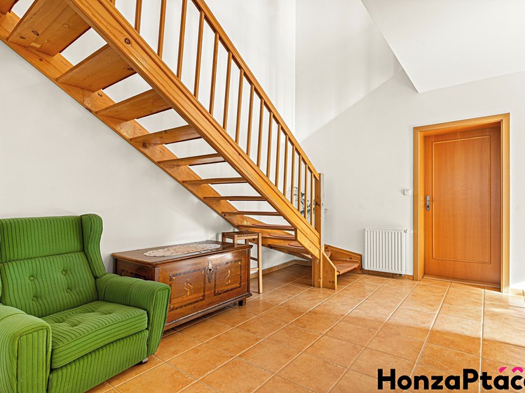 Prodej rodinného domu 187 m², pozemek 422 m² - foto 8