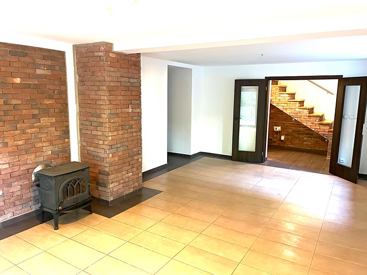 Prodej rodinného domu 180 m², pozemek 388 m² - foto 2