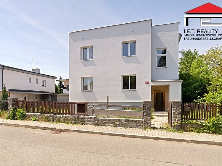 Prodej rodinného domu 270 m², pozemek 645 m² - foto 3