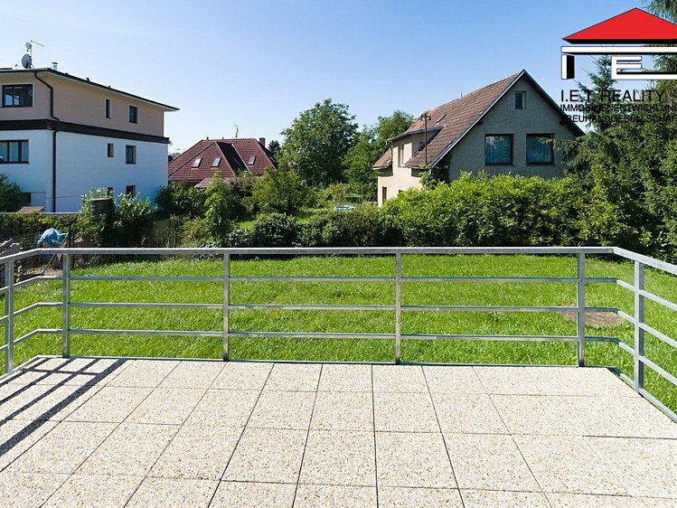 Prodej rodinného domu 270 m², pozemek 645 m² - foto 6