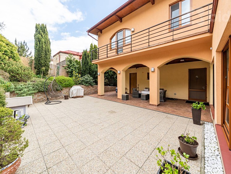 Prodej vily 350 m², pozemek 1 033 m² - foto 4