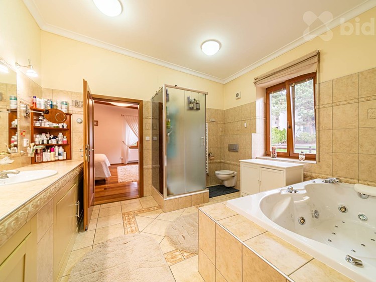 Prodej vily 350 m², pozemek 1 033 m² - foto 6