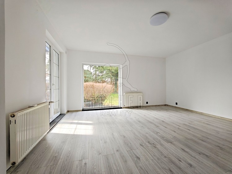 Prodej rodinného domu 298 m², pozemek 730 m² - foto 6