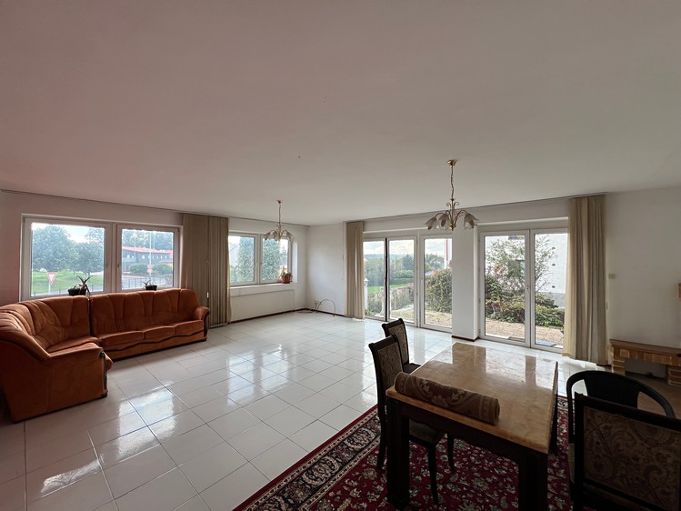 Prodej rodinného domu 428 m², pozemek 831 m² - foto 3