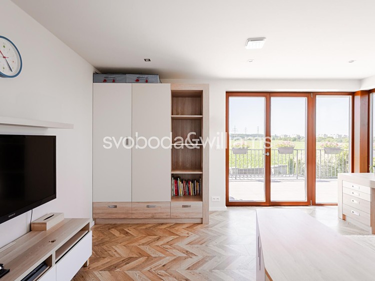 Prodej rodinného domu 227 m², pozemek 809 m² - foto 8