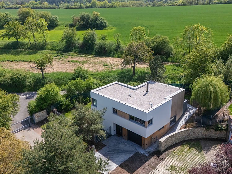Prodej rodinného domu 151 m², pozemek 517 m² - foto 1