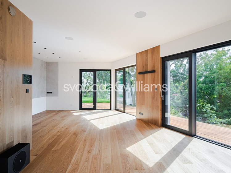 Prodej  vily 213 m², pozemek 758 m² - foto 3