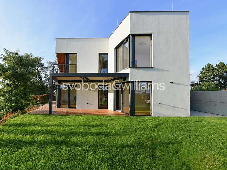 Prodej  vily 213 m², pozemek 758 m² - foto 8