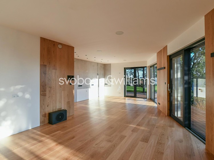 Prodej  vily 213 m², pozemek 758 m² - foto 5