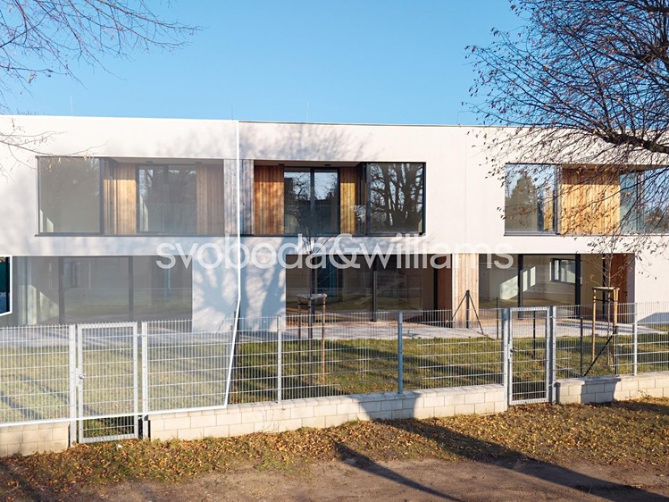 Prodej rodinného domu 185 m², pozemek 192 m² - foto 1