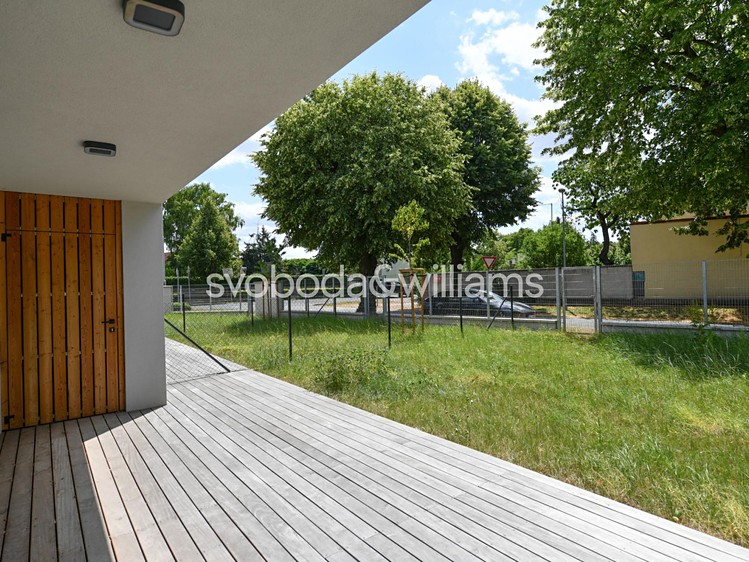 Prodej rodinného domu 185 m², pozemek 192 m² - foto 6
