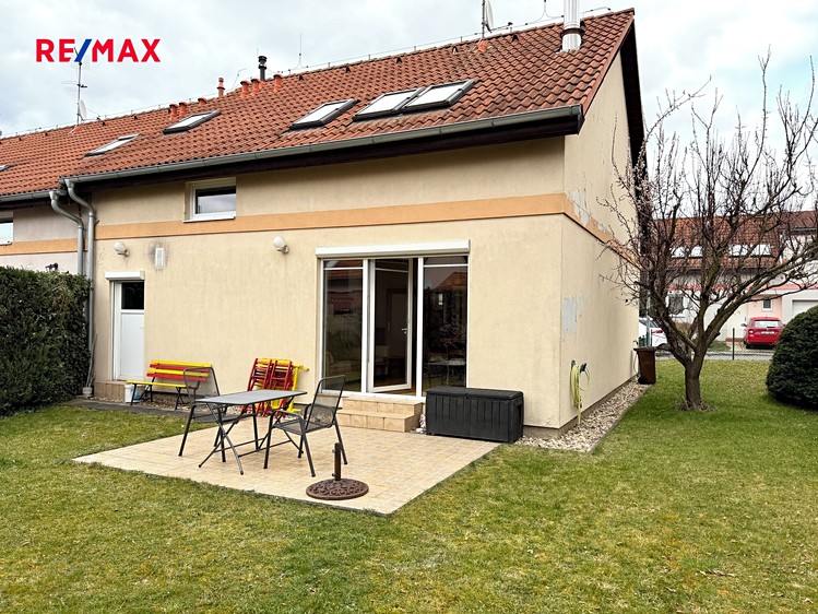 Pronájem rodinného domu 138 m², pozemek 341 m² - foto 2