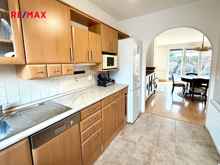 Pronájem rodinného domu 138 m², pozemek 341 m² - foto 8