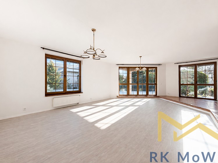 Pronájem rodinného domu 390 m², pozemek 903 m² - foto 2