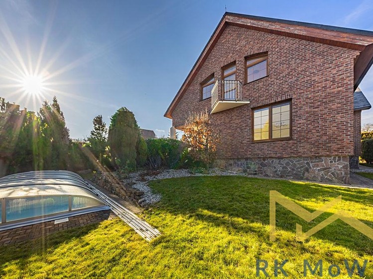 Pronájem rodinného domu 390 m², pozemek 903 m² - foto 4