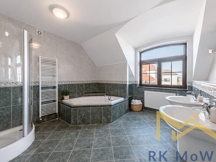 Pronájem rodinného domu 390 m², pozemek 903 m² - foto 5