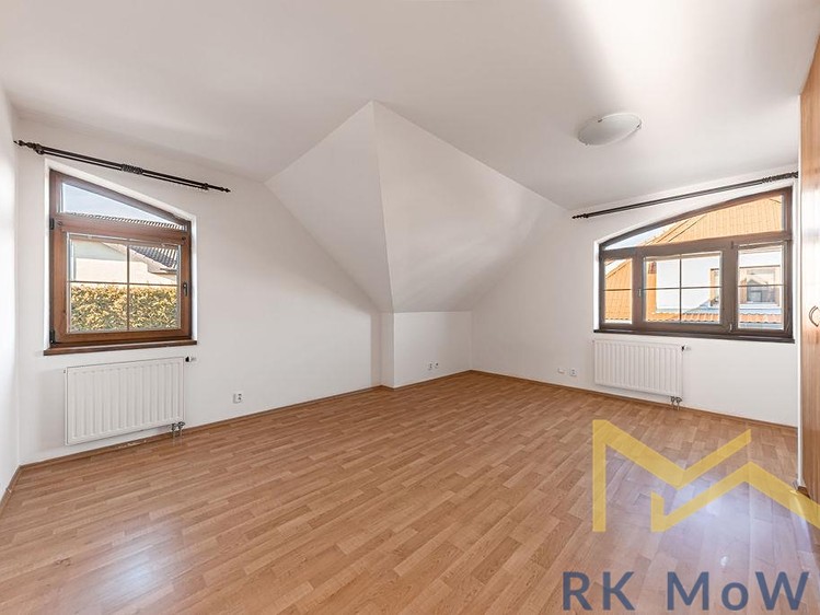 Pronájem rodinného domu 390 m², pozemek 903 m² - foto 6