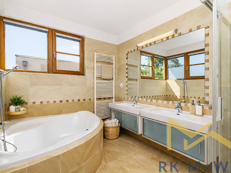 Pronájem rodinného domu 350 m², pozemek 358 m² - foto 4