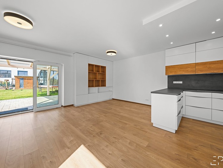 Pronájem rodinného domu 114 m², pozemek 368 m² - foto 2