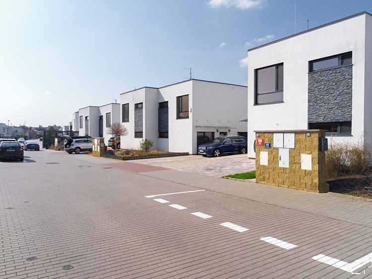 Pronájem rodinného domu 114 m², pozemek 368 m² - foto 5