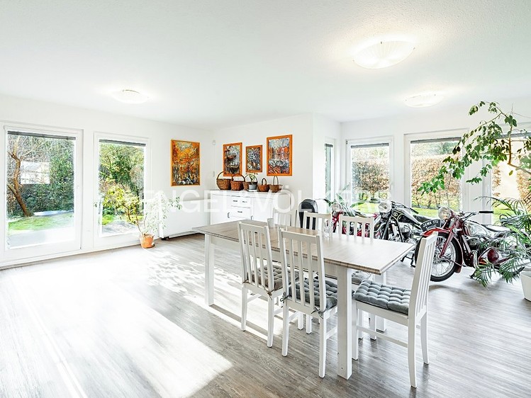 Pronájem rodinného domu 164 m², pozemek 636 m² - foto 1