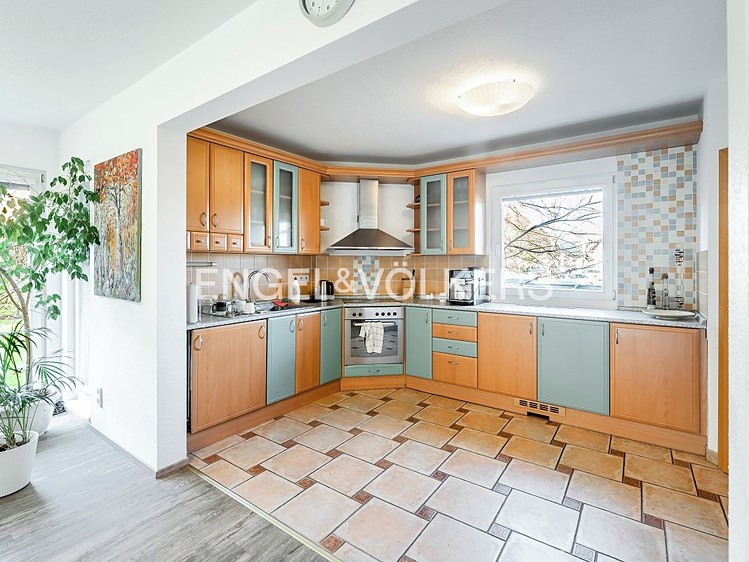 Pronájem rodinného domu 164 m², pozemek 636 m² - foto 2