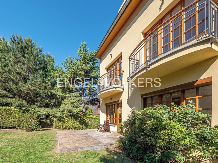 Pronájem vily 316 m², pozemek 522 m² - foto 3