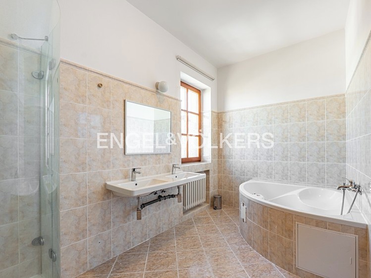 Pronájem vily 316 m², pozemek 522 m² - foto 7