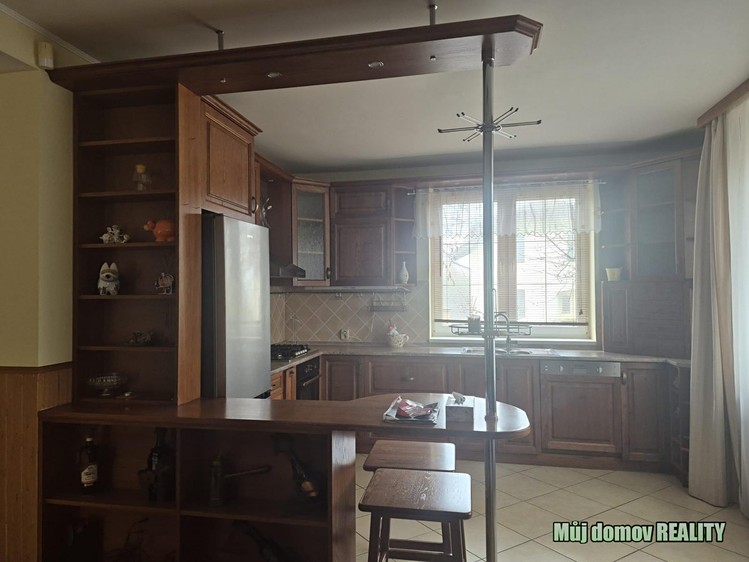 Pronájem rodinného domu 280 m², pozemek 1 000 m² - foto 3