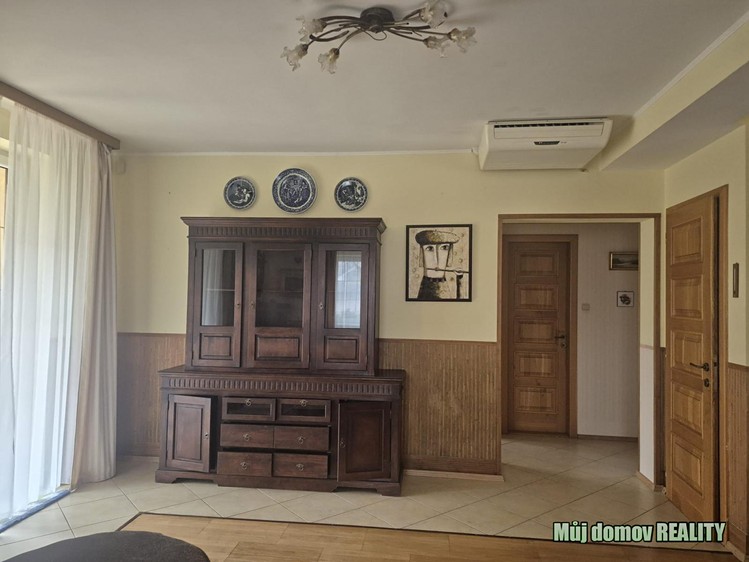 Pronájem rodinného domu 280 m², pozemek 1 000 m² - foto 2