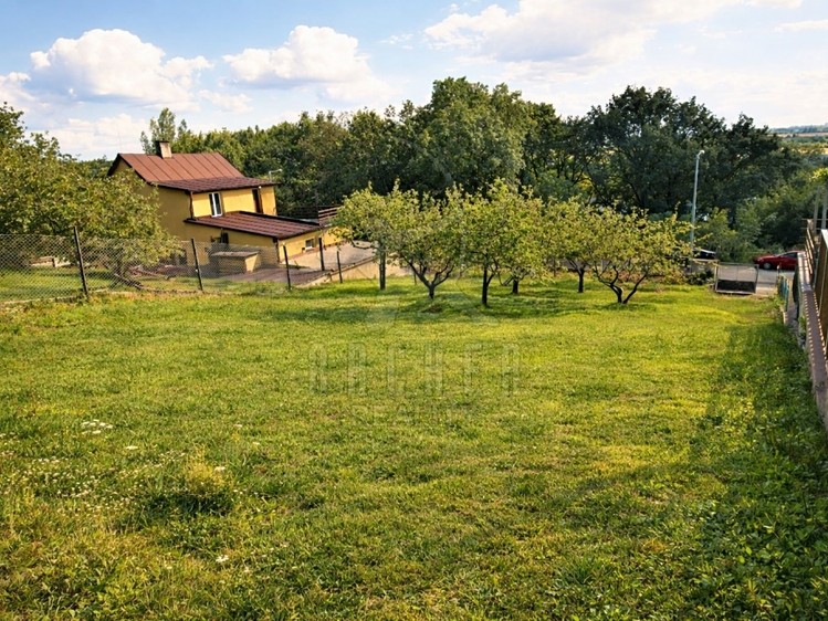 Prodej stavebního pozemku 530 m² - foto 2
