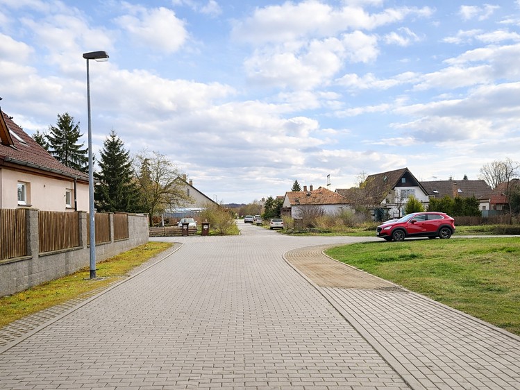 Prodej stavebního pozemku 838 m² - foto 3