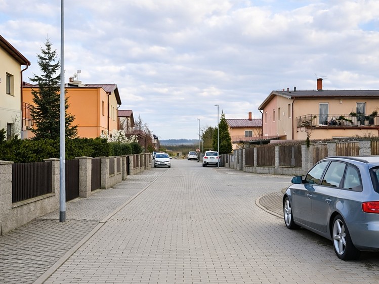 Prodej stavebního pozemku 838 m² - foto 4
